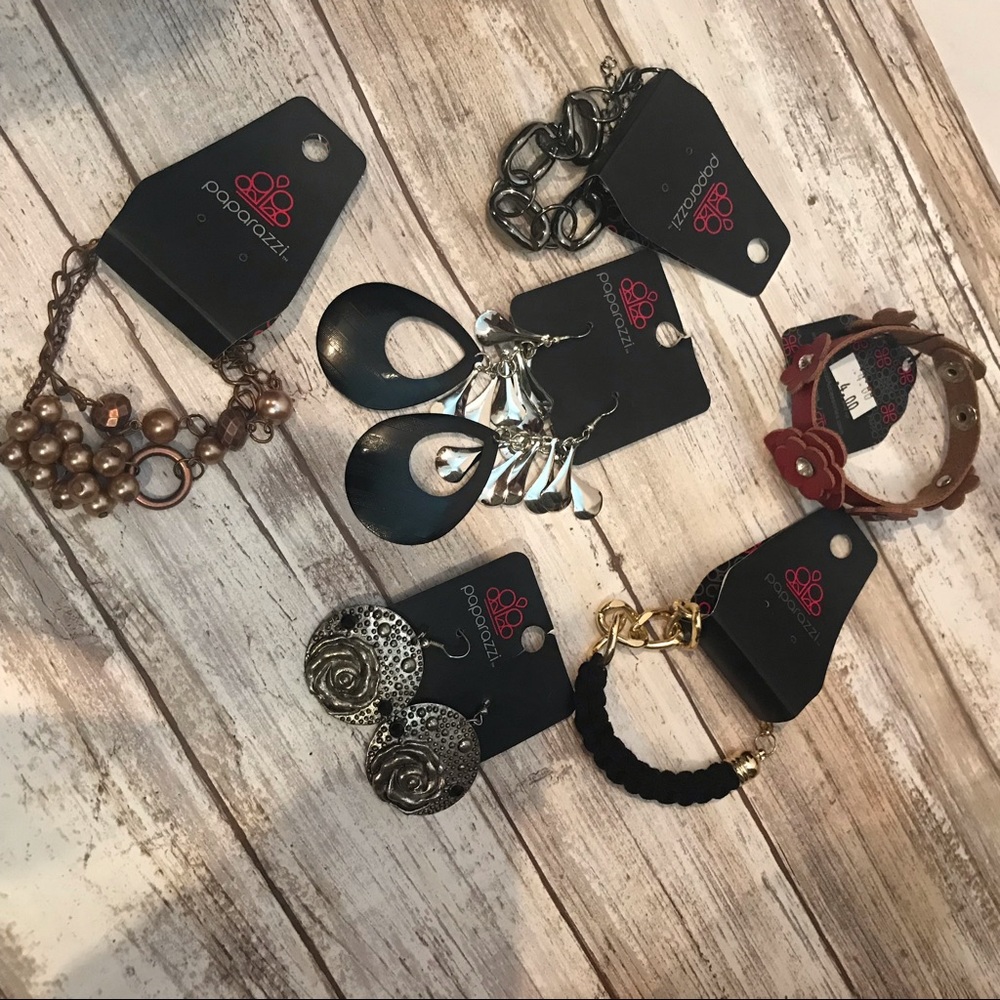 6 pieces of paparazzi jewelry.